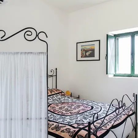 Physis B&b-a Casa Di Clio 3* Челье-Мессапика